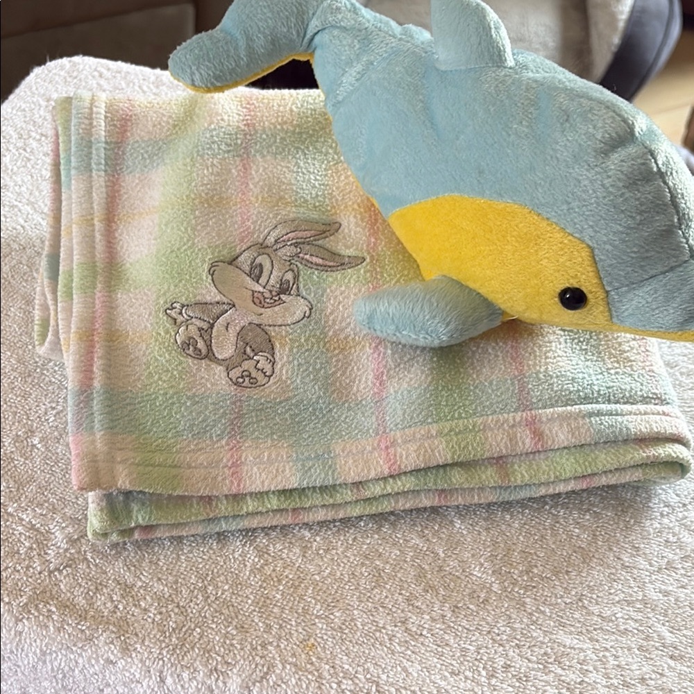 VINTAGE Baby Looney Toons Blanket with free Plush Dolphin
